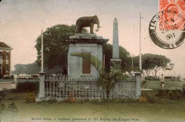 additional photograph of the sculpture on this page