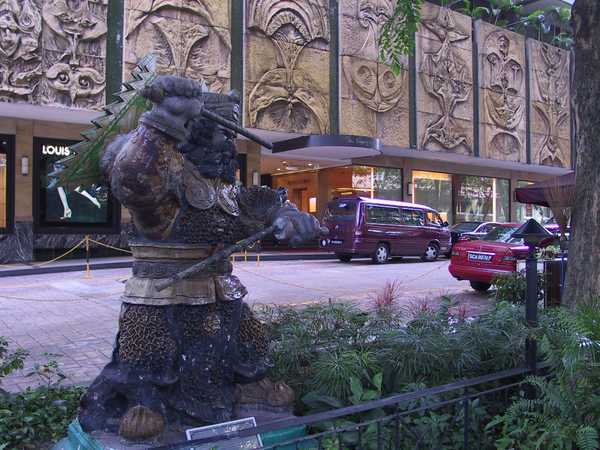 additional photograph of the sculpture on this page