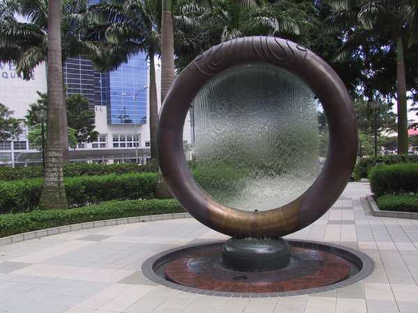 additional photograph of the sculpture on this page