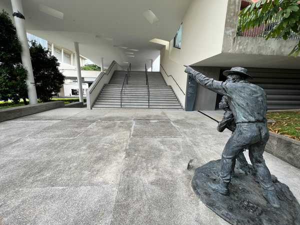 additional photograph of the sculpture on this page