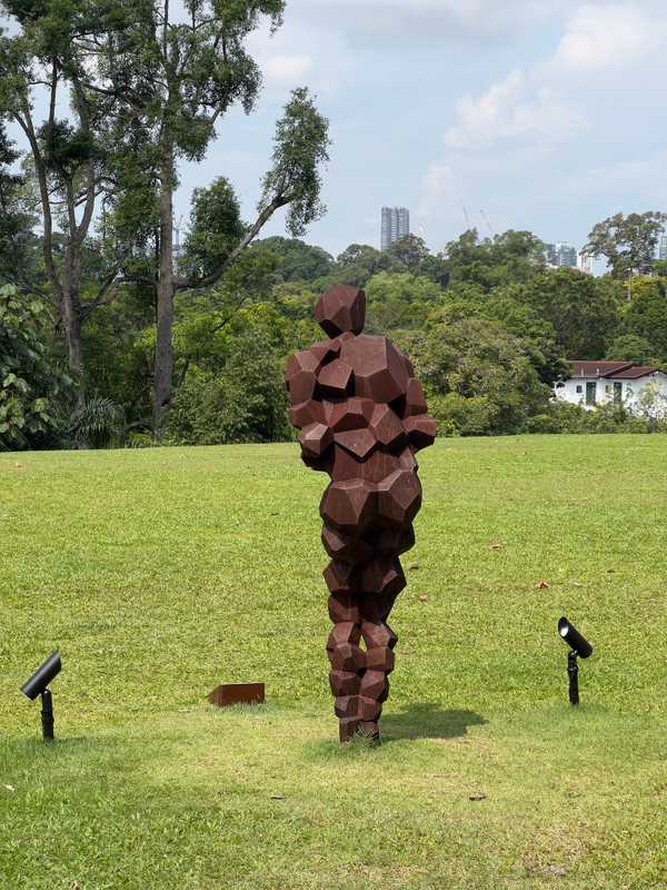 additional photograph of the sculpture on this page