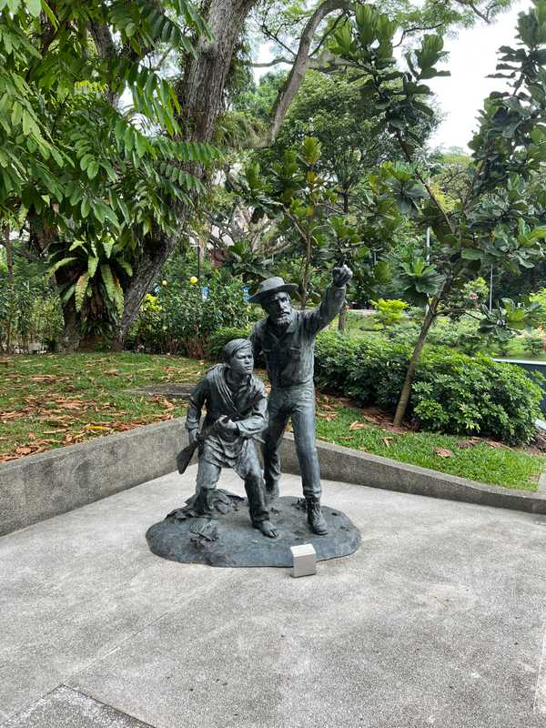 additional photograph of the sculpture on this page
