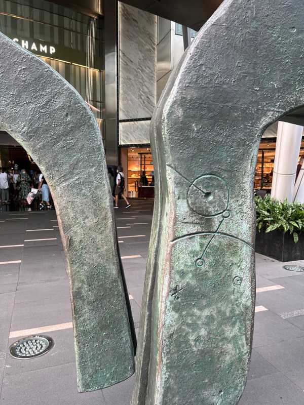 additional photograph of the sculpture on this page