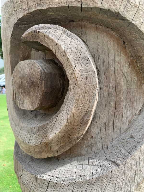 additional photograph of the sculpture on this page