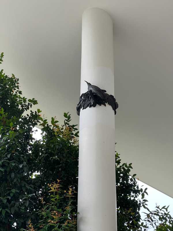 additional photograph of the sculpture on this page