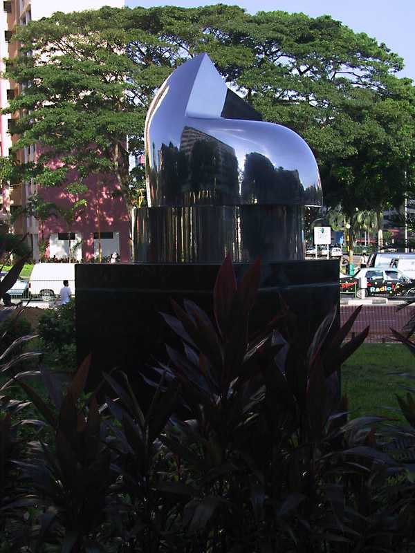 additional photograph of the sculpture on this page