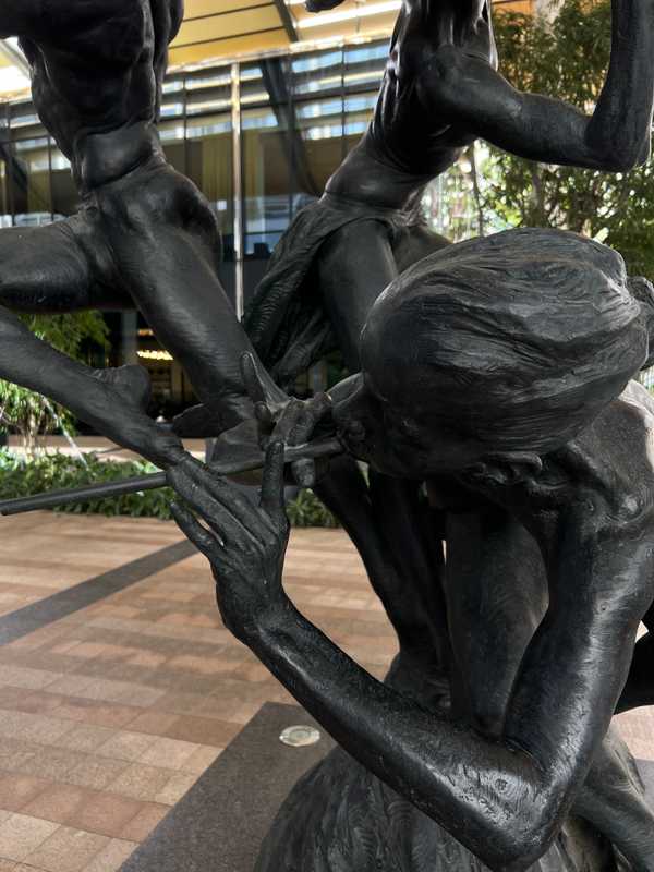 additional photograph of the sculpture on this page