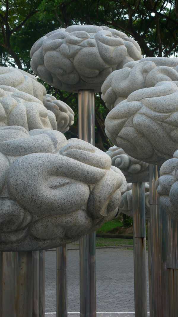 additional photograph of the sculpture on this page