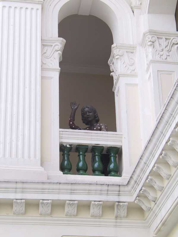 additional photograph of the sculpture on this page