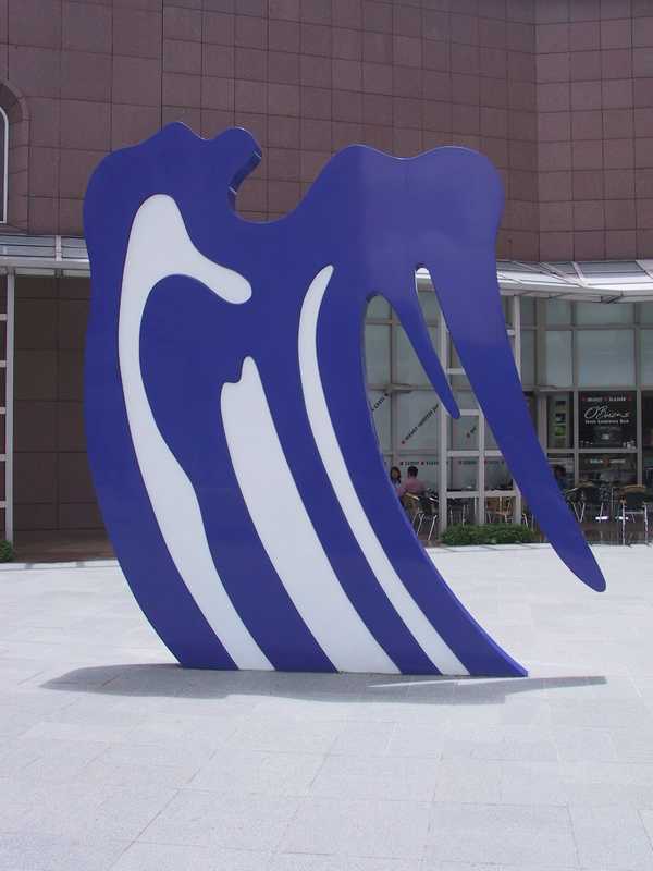 additional photograph of the sculpture on this page