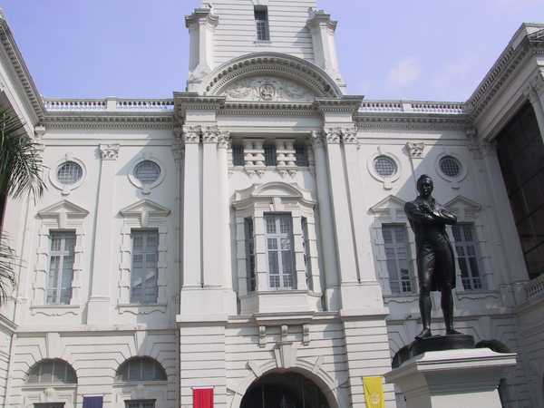 additional photograph of the sculpture on this page