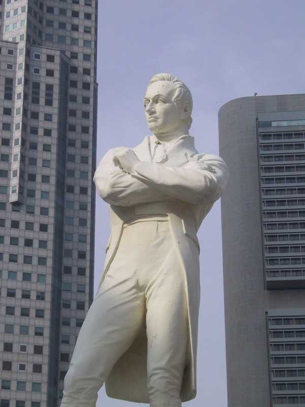 additional photograph of the sculpture on this page