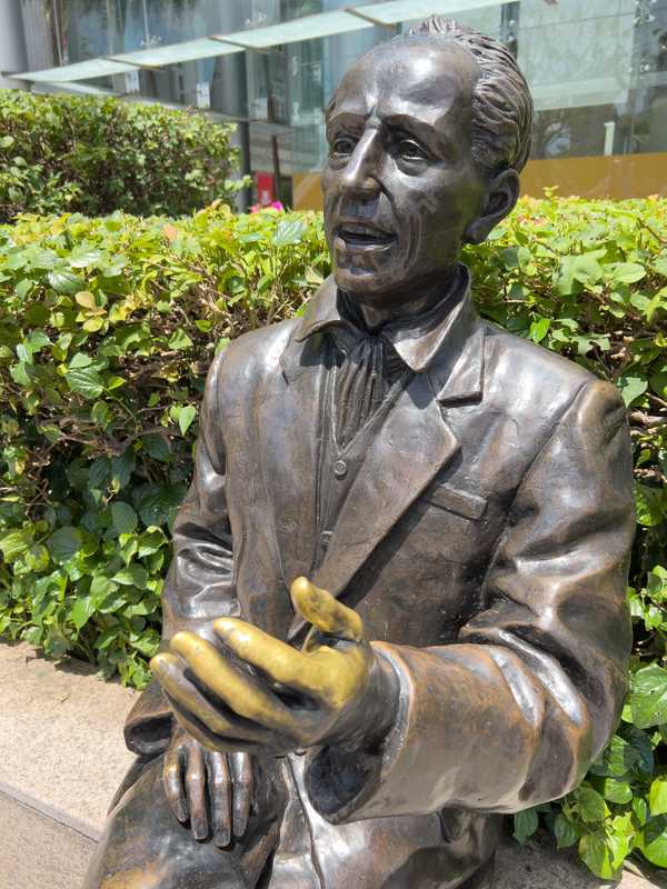additional photograph of the sculpture on this page