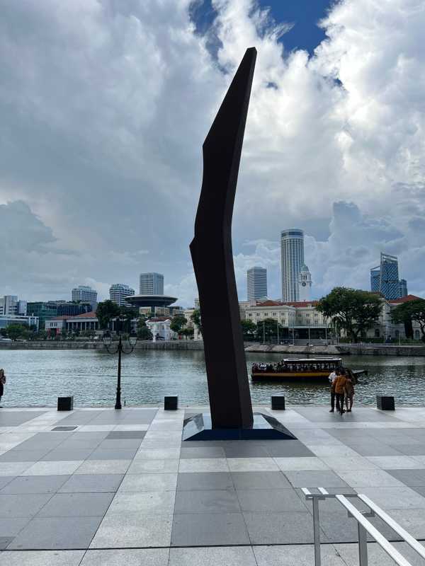 additional photograph of the sculpture on this page