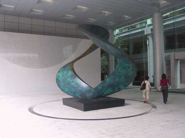 additional photograph of the sculpture on this page